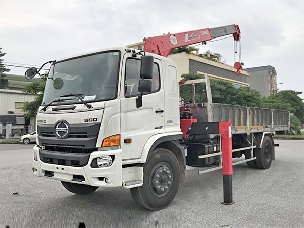 Đóng Xe tải Hino FG8JP7A gắn cẩu Unic 5 tấn 4 đốt URV 554 giá rẻ 1