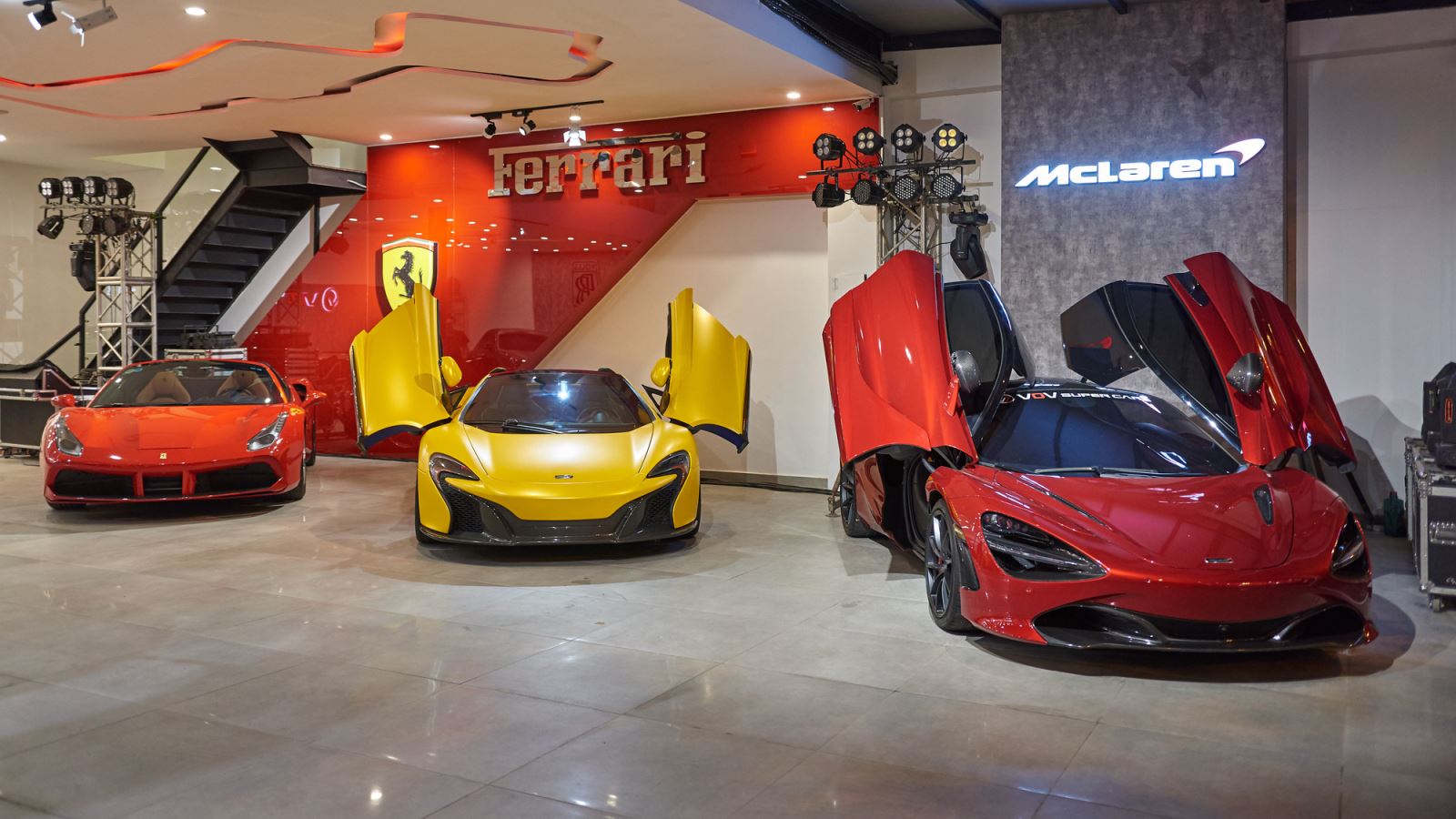 Showroom nhiều siêu xe nhất tại Việt Nam: Một số có lai lịch đặc biệt 2
