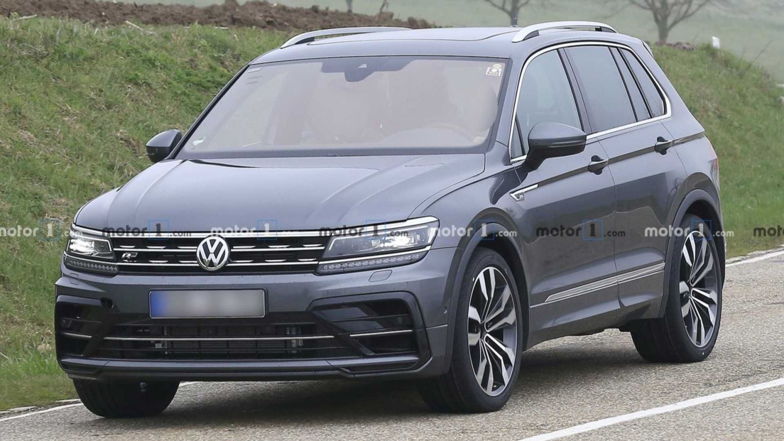 Volkswagen Tiguan R - SUV hiệu suất cao khiến người mê tốc độ phát thèm trong ròng rã 3 năm 2