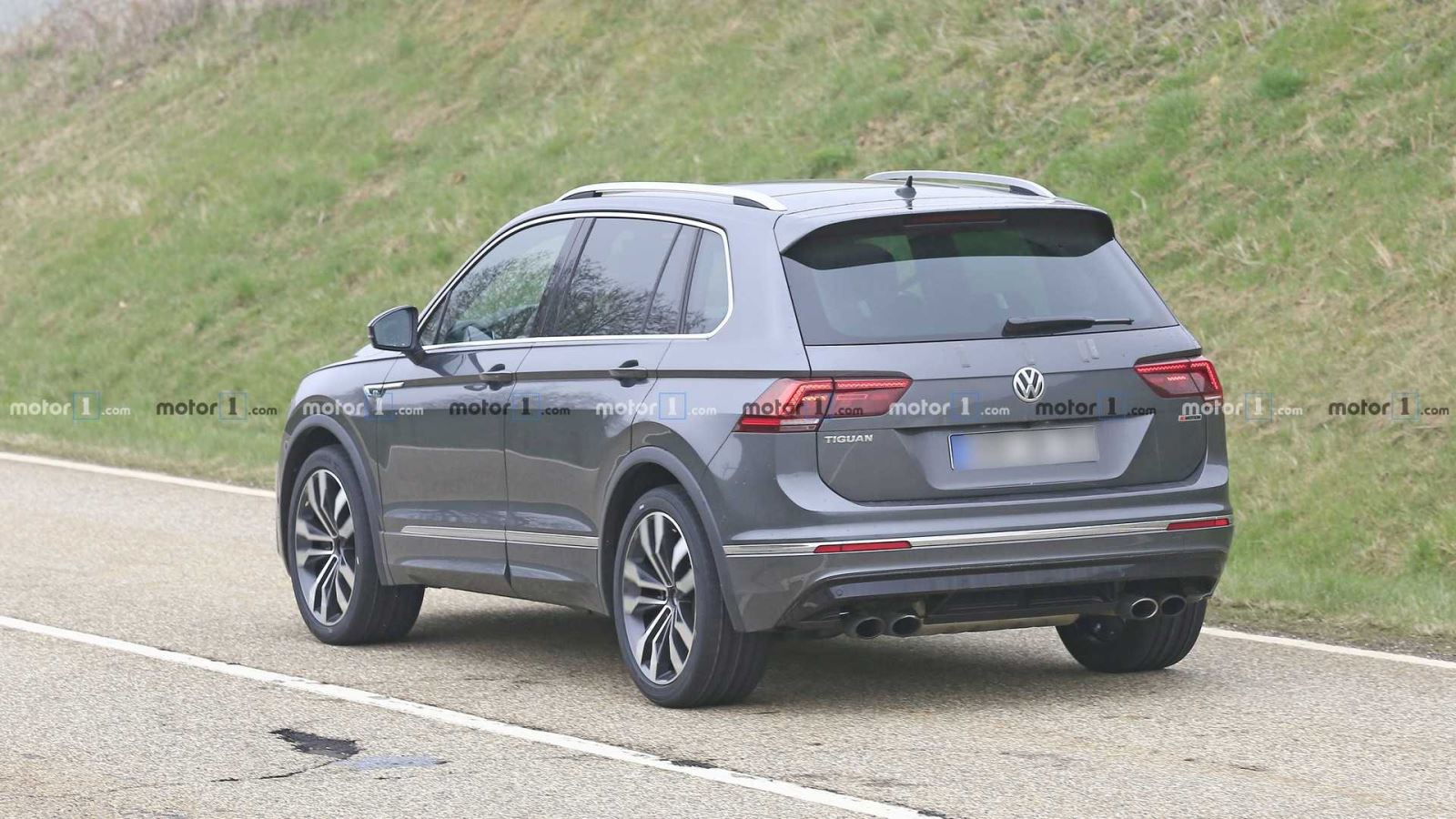 Volkswagen Tiguan R - SUV hiệu suất cao khiến người mê tốc độ phát thèm trong ròng rã 3 năm 4